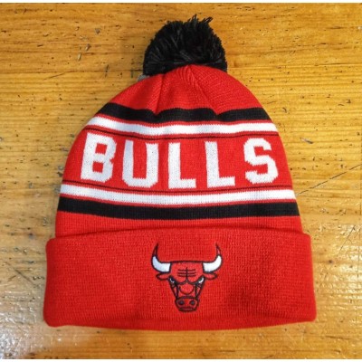 JACQUARD CUFFED KNIT WITH POM - CHICAGO BULLS JACQUARD CUFFED KNIT WITH POM - CHICAGO BULLS
